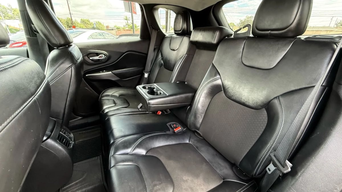 2021 Jeep Cherokee Latitude photo 29