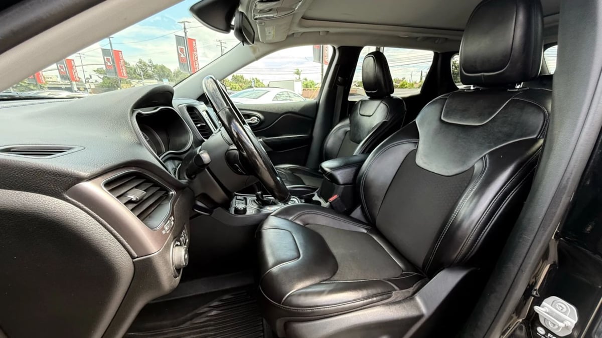 2021 Jeep Cherokee Latitude photo 39
