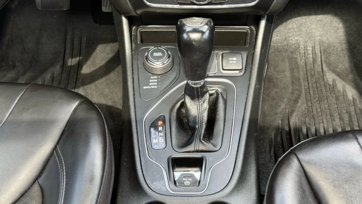 2021 Jeep Cherokee Latitude photo 44