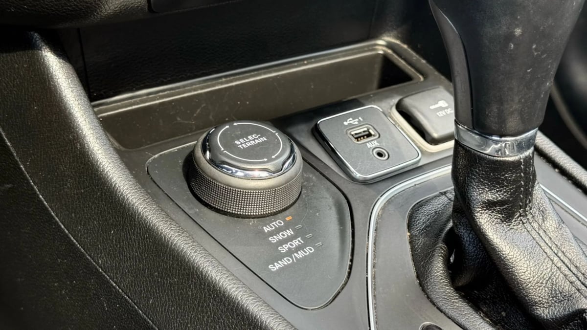 2021 Jeep Cherokee Latitude photo 45