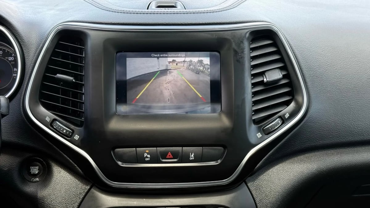2021 Jeep Cherokee Latitude photo 48