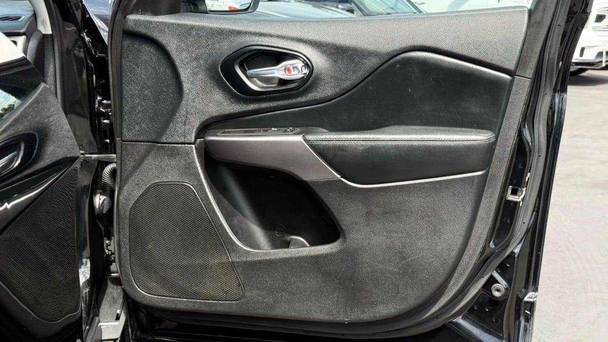 2021 Jeep Cherokee Latitude Plus - Photo 31
