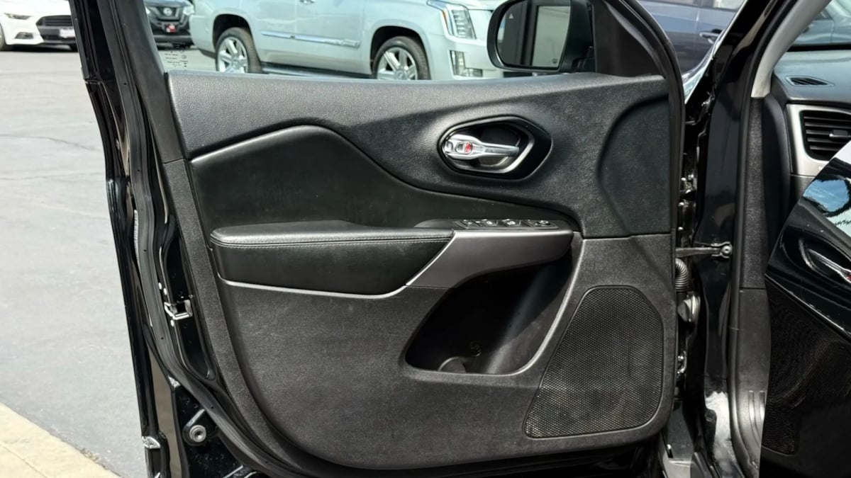 2021 Jeep Cherokee Latitude Plus - Photo 36