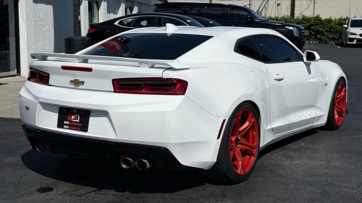 2016 Chevrolet Camaro 1SS photo 18