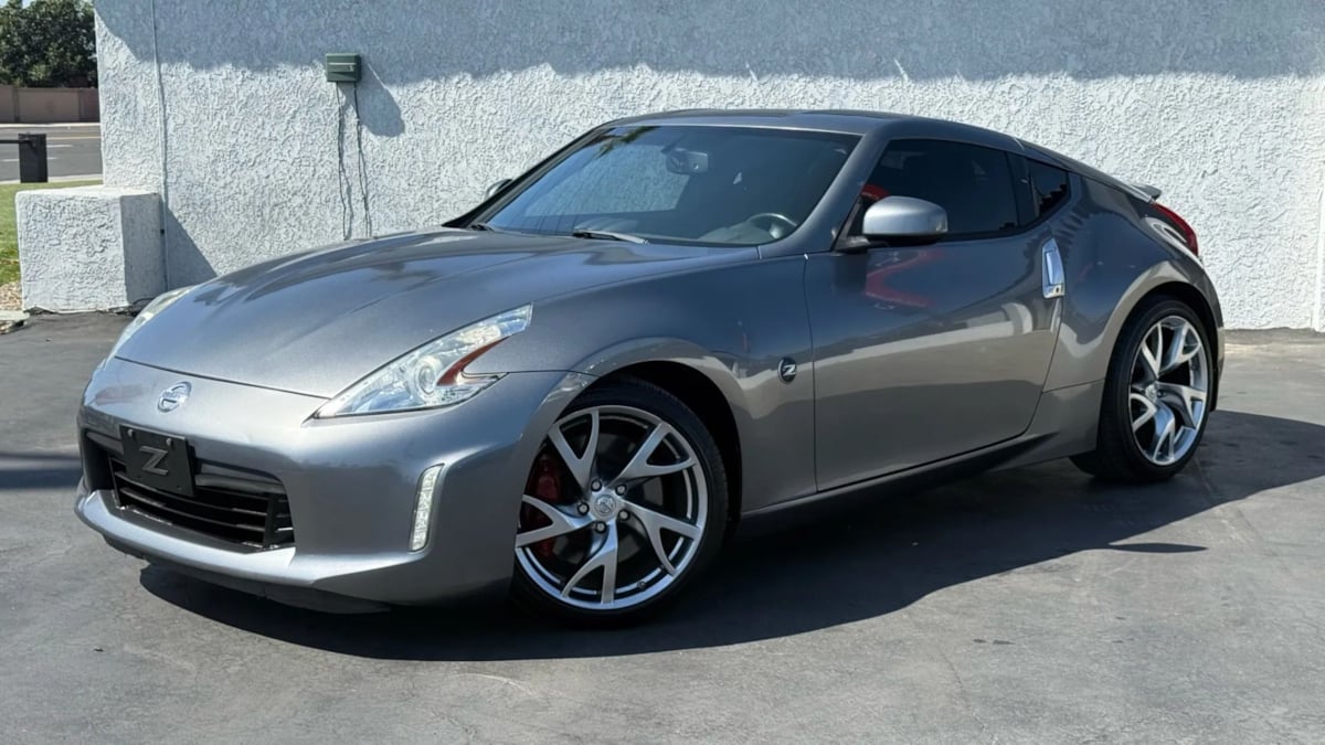 2015 Nissan 370Z Sport photo 4