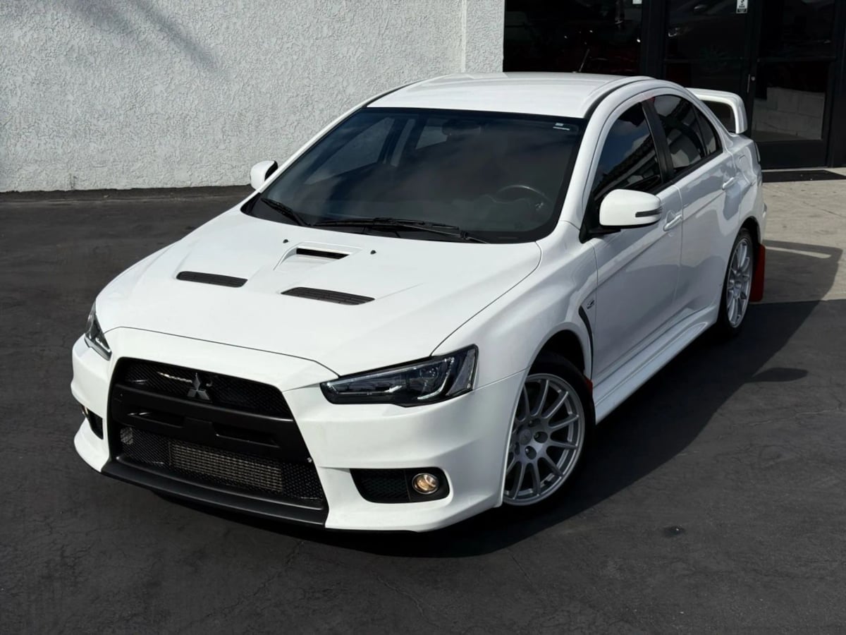 2015 Mitsubishi Lancer Evolution GSR photo 3