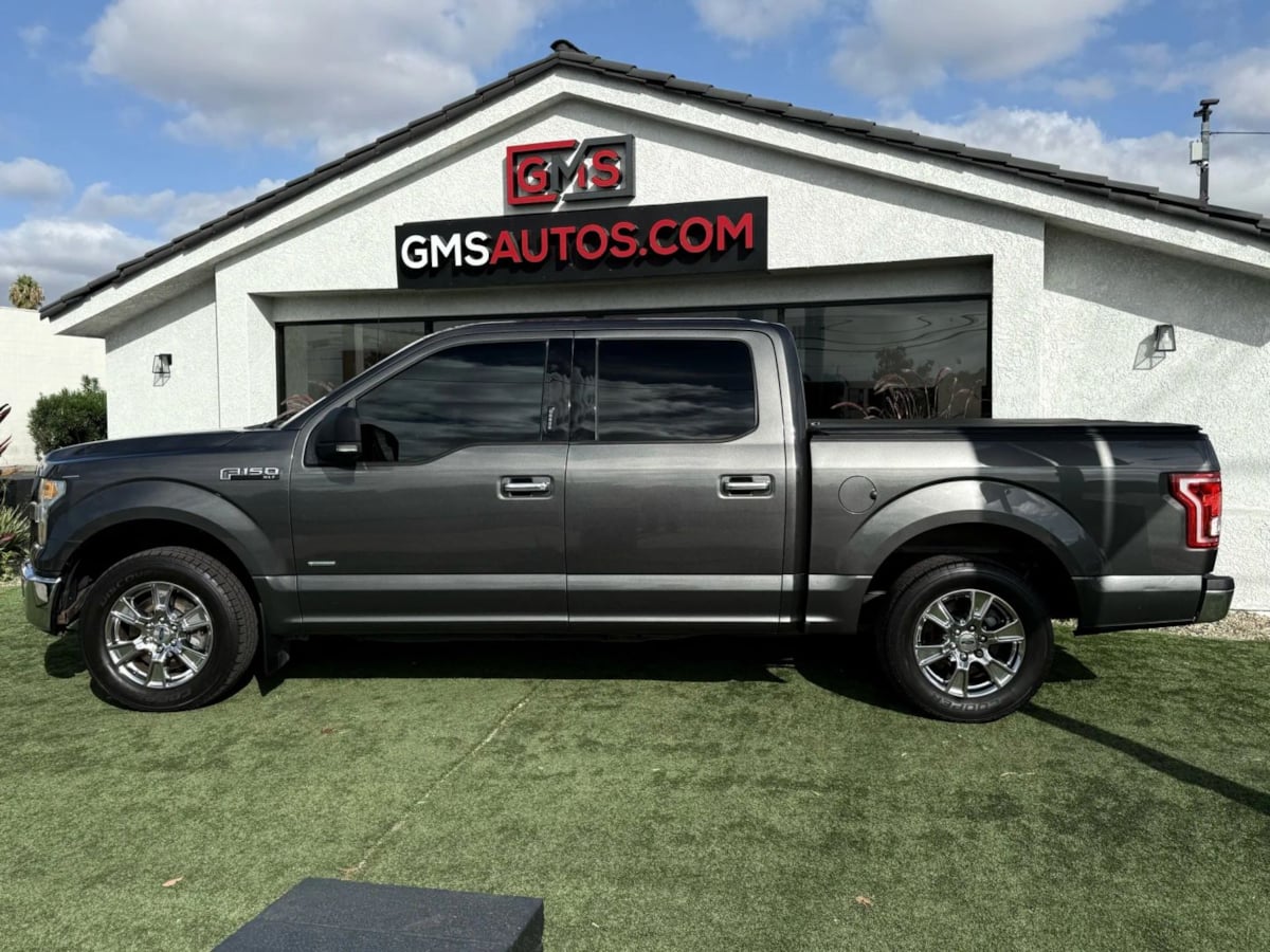 2015 Ford F-150 XLT photo 2