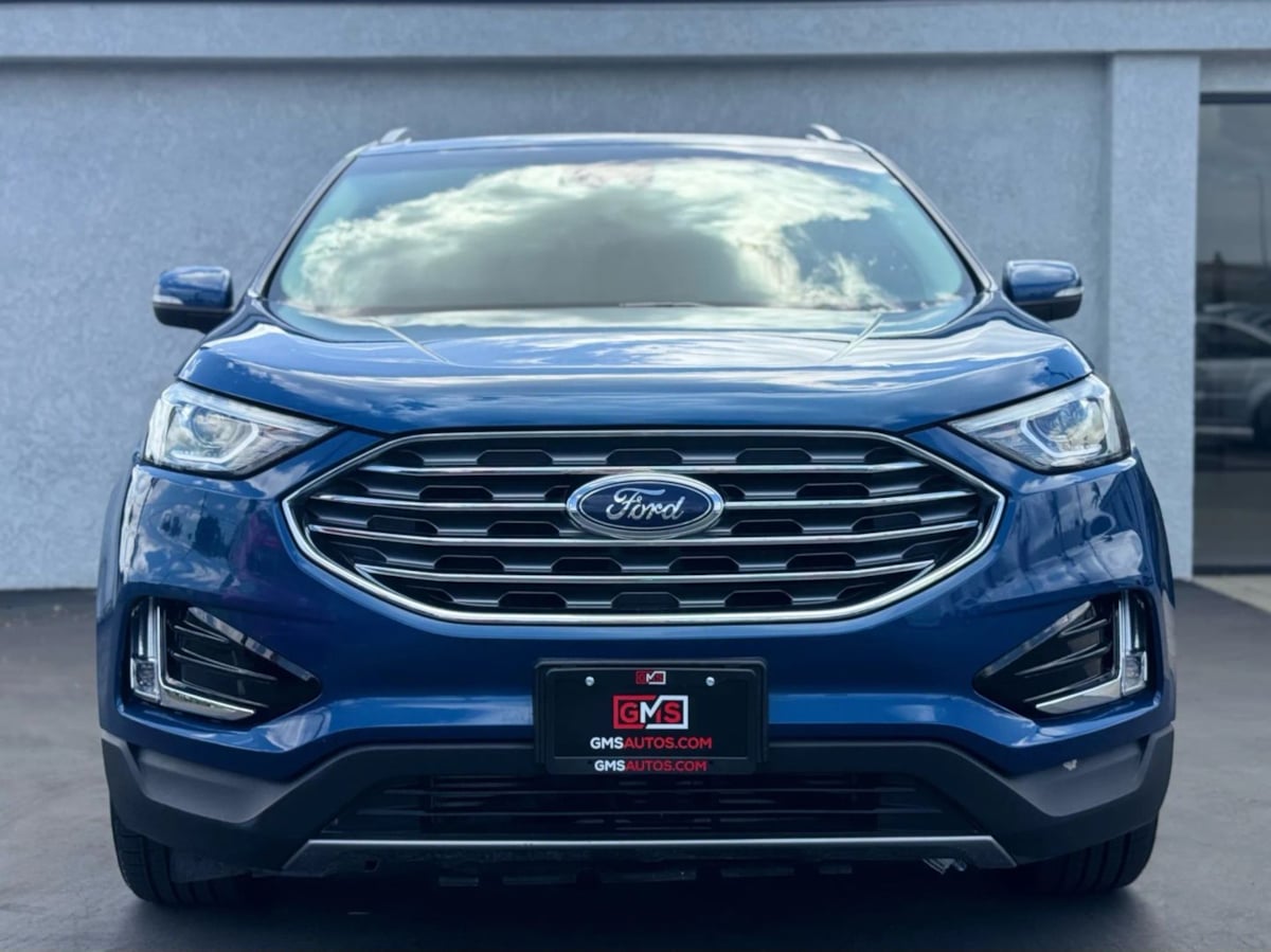 2020 Ford Edge SEL photo 2