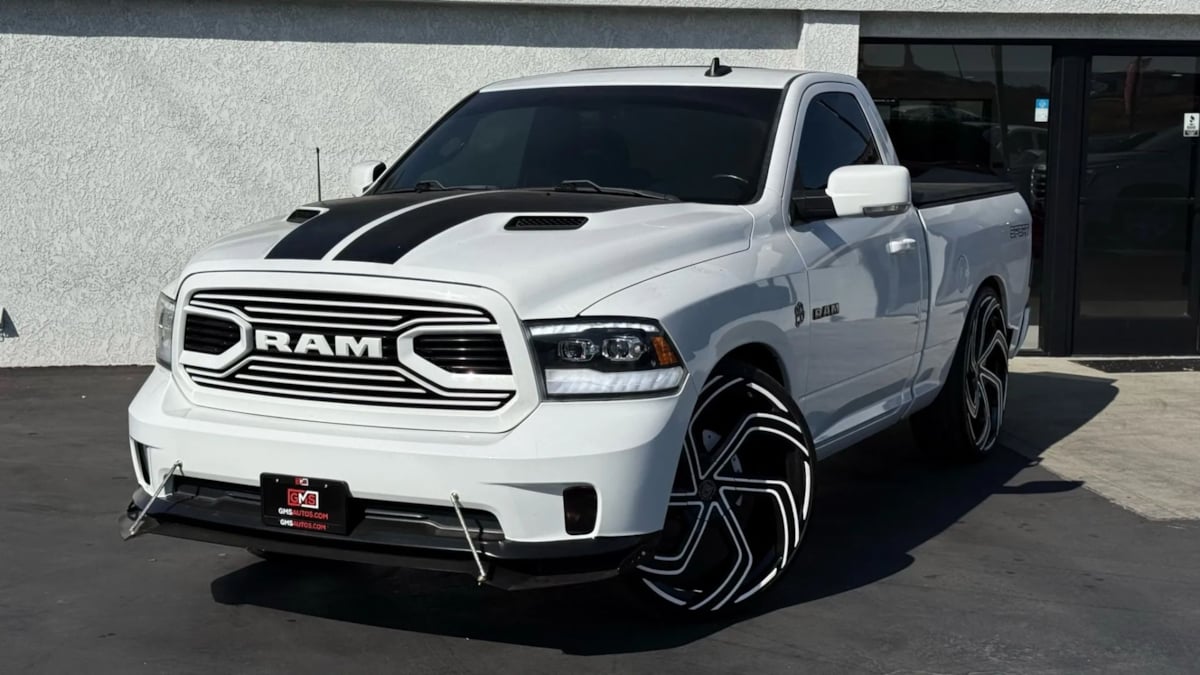 Vehicle Image 2