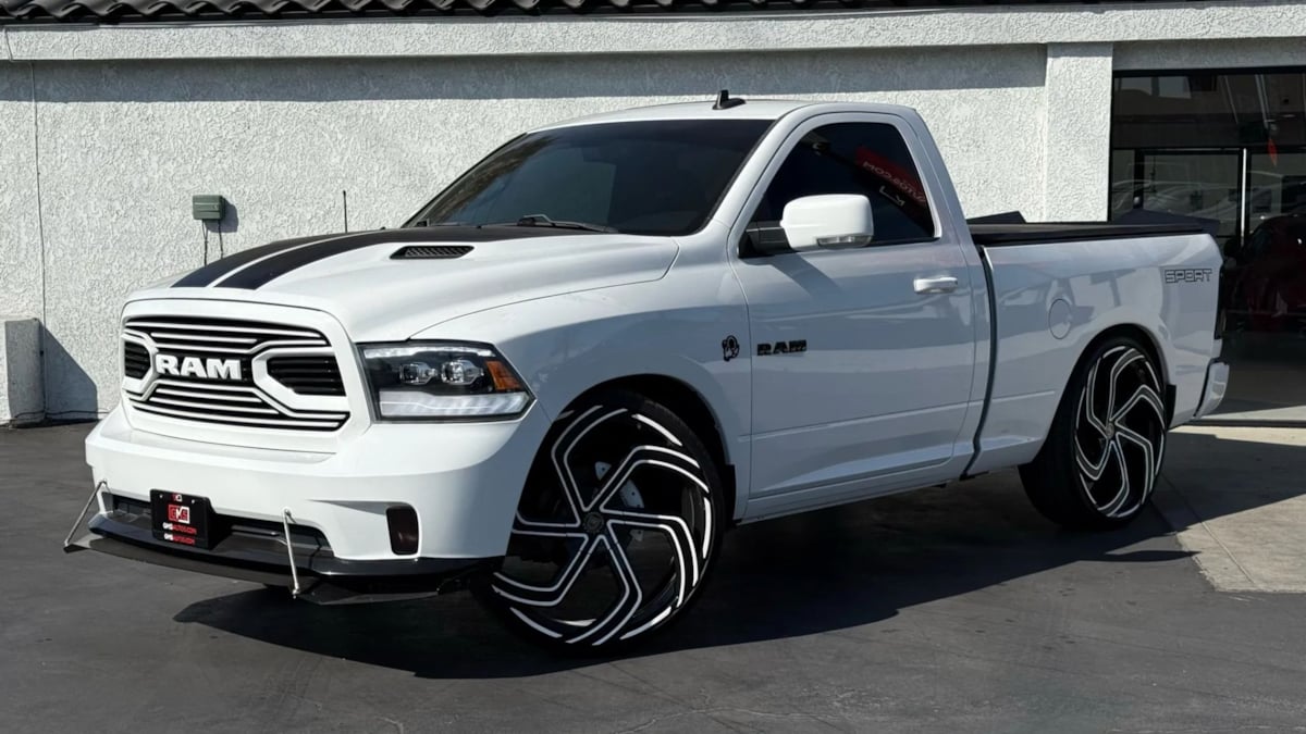 2018 RAM Ram 1500 Pickup Sport - Photo 4