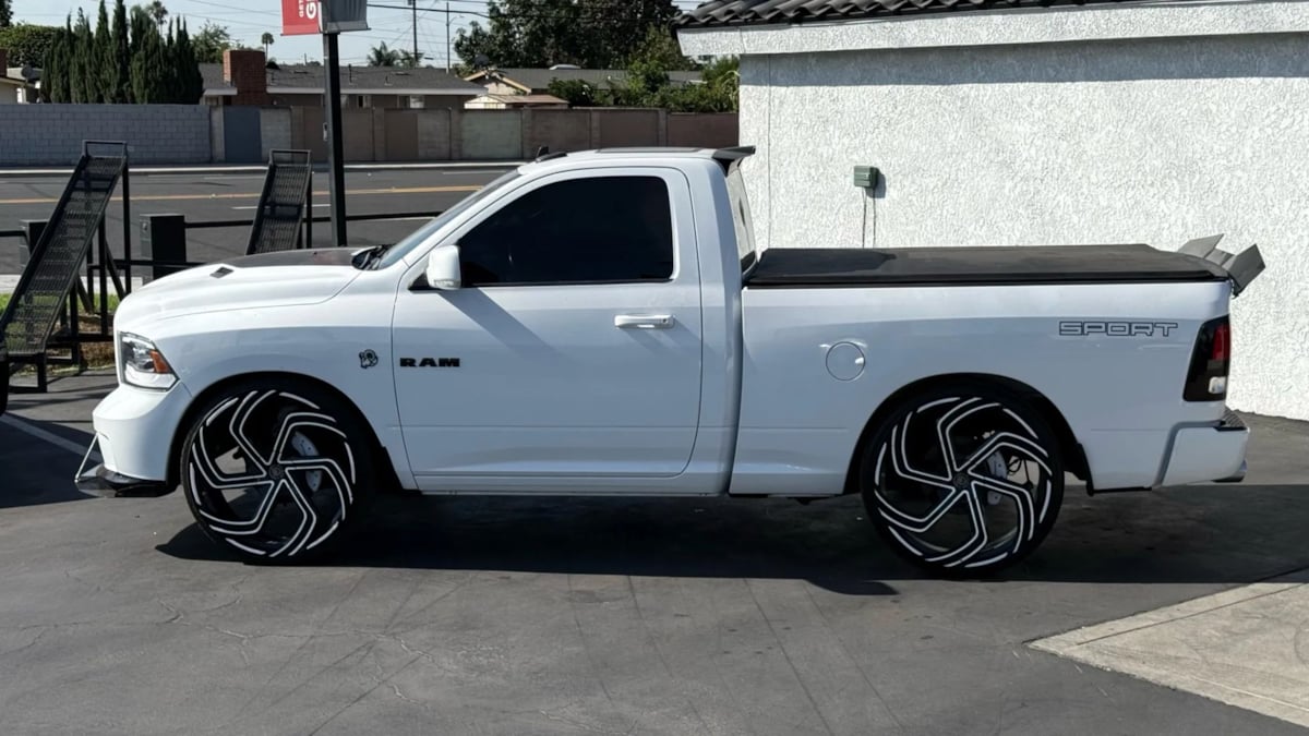 2018 RAM Ram 1500 Pickup Sport - Photo 6