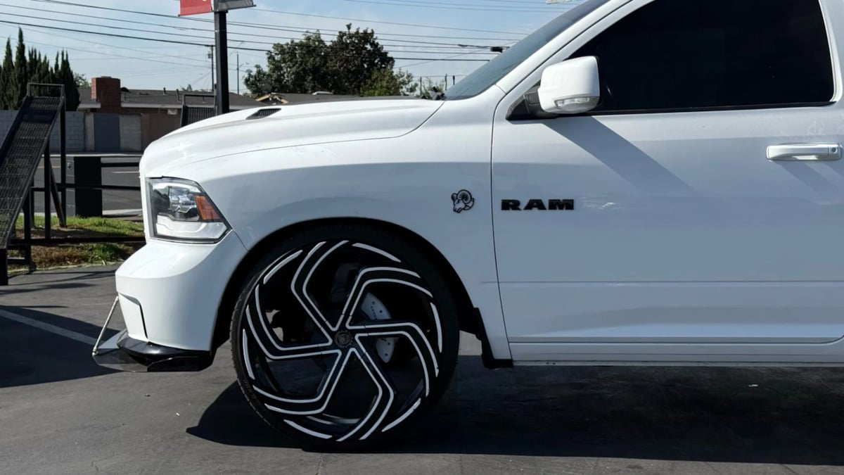 2018 RAM Ram 1500 Pickup Sport - Photo 7