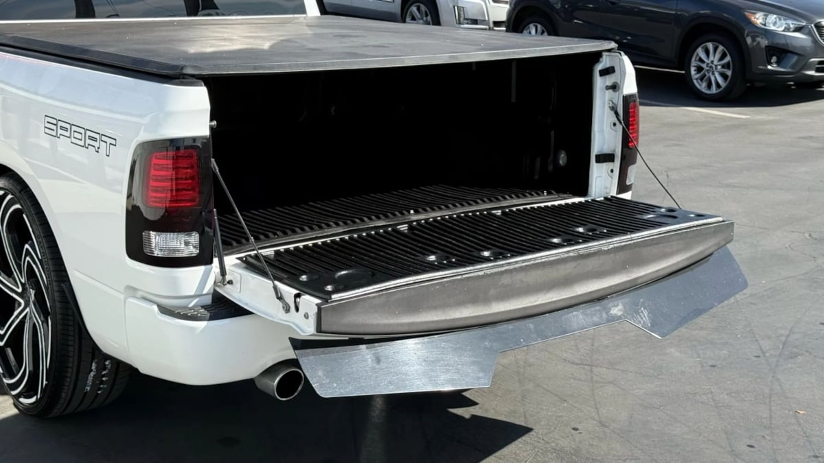 2018 RAM Ram 1500 Pickup Sport - Photo 24