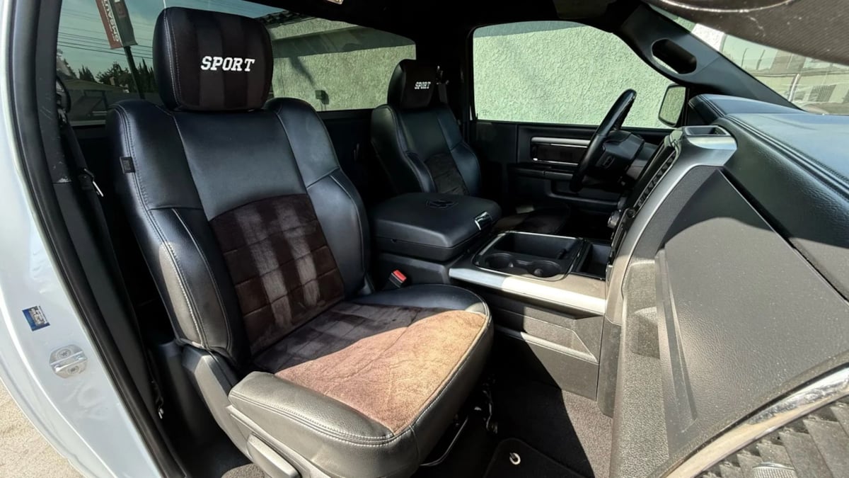 2018 RAM Ram 1500 Pickup Sport - Photo 33