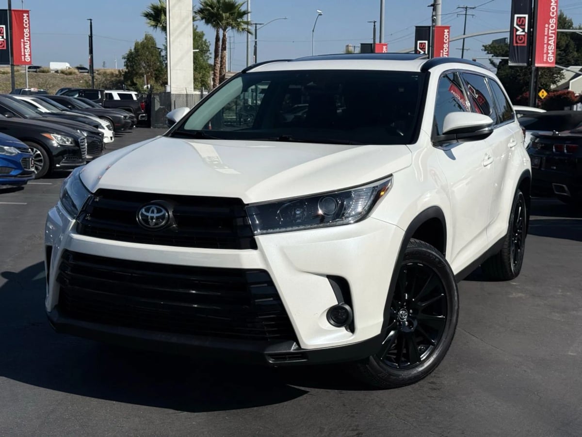 2019 Toyota Highlander SE photo 2