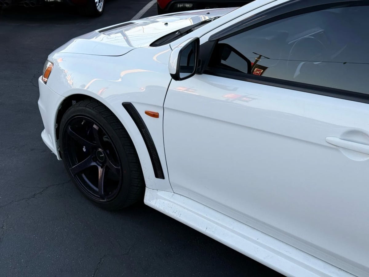 2013 Mitsubishi Lancer Evolution GSR photo 4