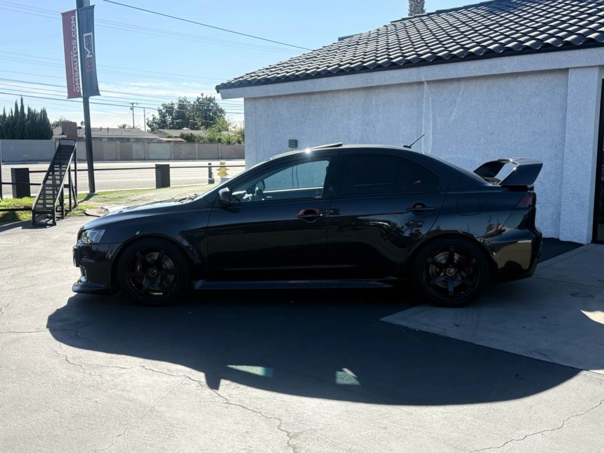 2011 Mitsubishi Lancer Evolution GSR photo 4