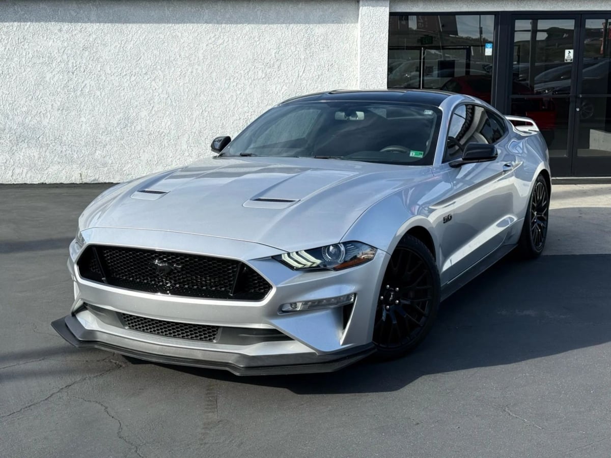 2019 Ford Mustang GT photo 2