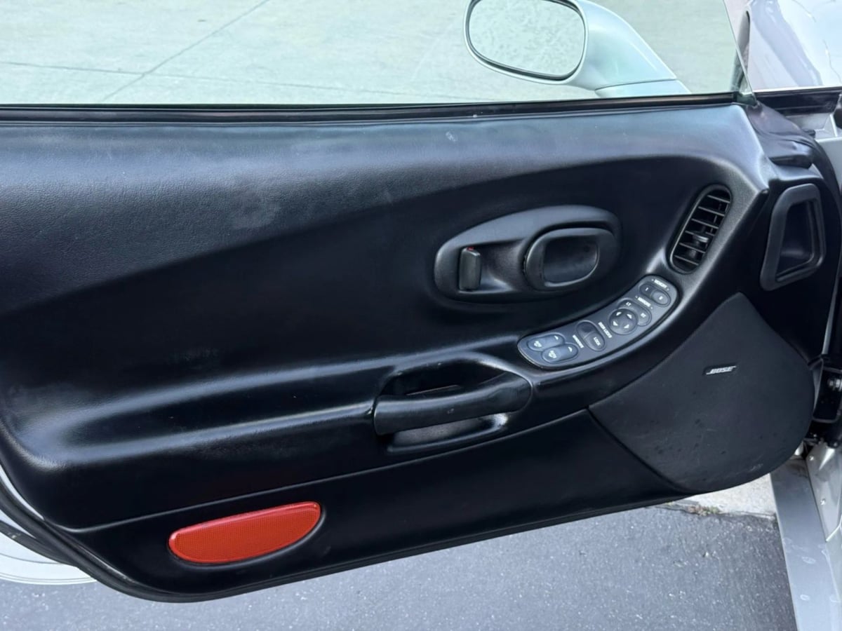 2001 Chevrolet Corvette Base - Photo 18
