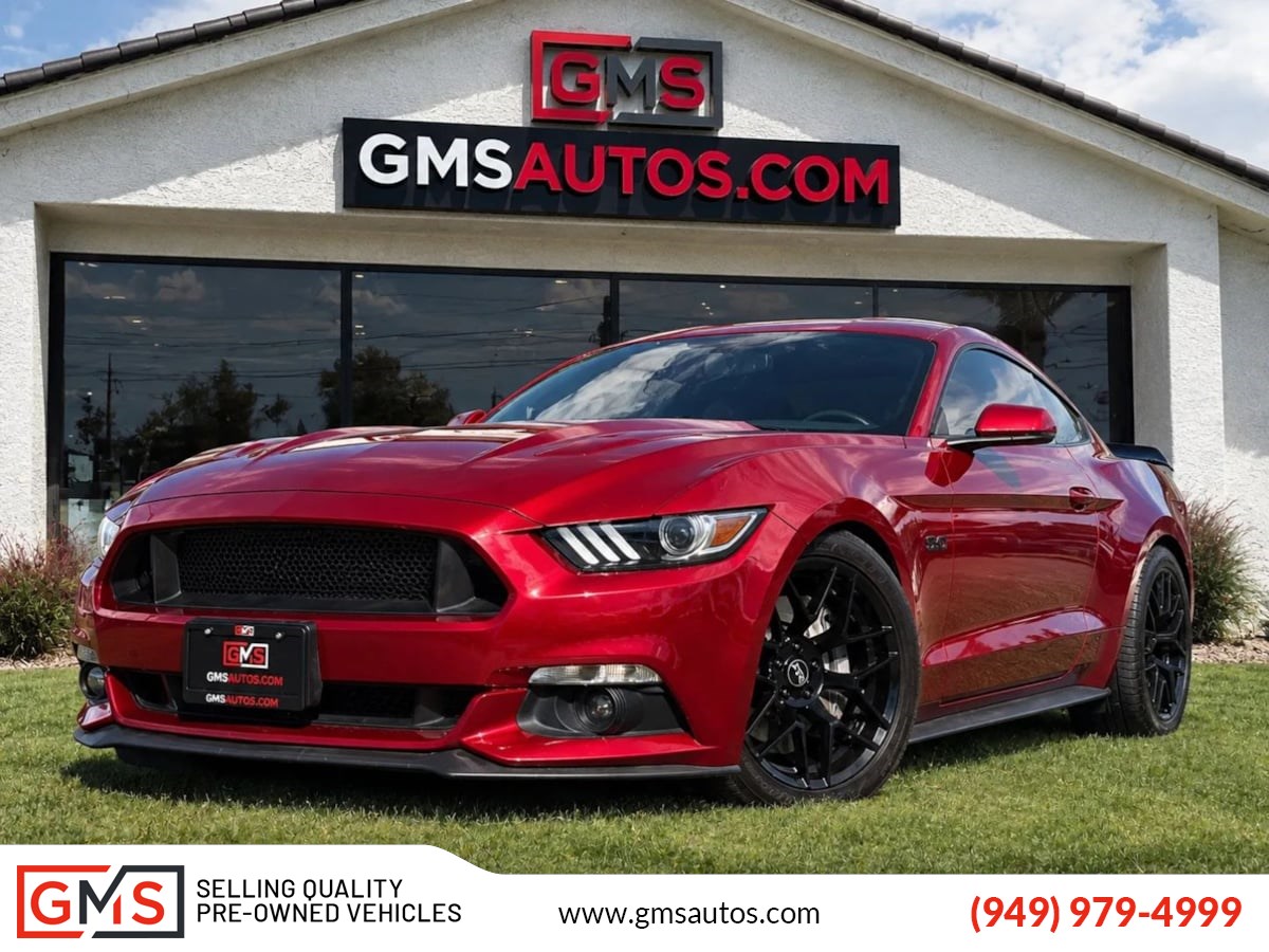 2015 Ford Mustang Rojo (Ruby Red Metallic Tinted Clearcoat) Coupé Tracción trasera Manual