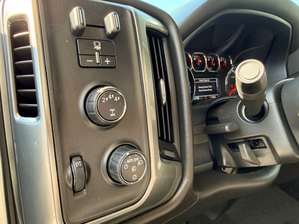 2017 Chevrolet Silverado 2500HD LT - Photo 18
