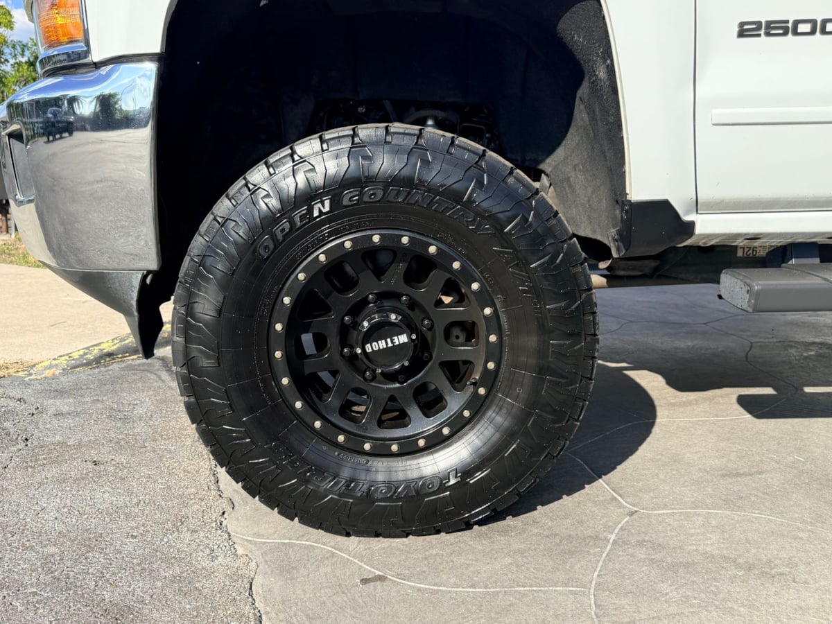 2017 Chevrolet Silverado 2500HD LT - Photo 28