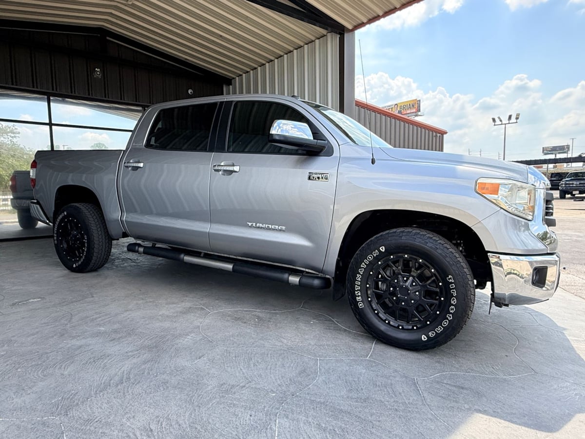 2015 Toyota Tundra 5.7 Auto Limited Crew Max's photo