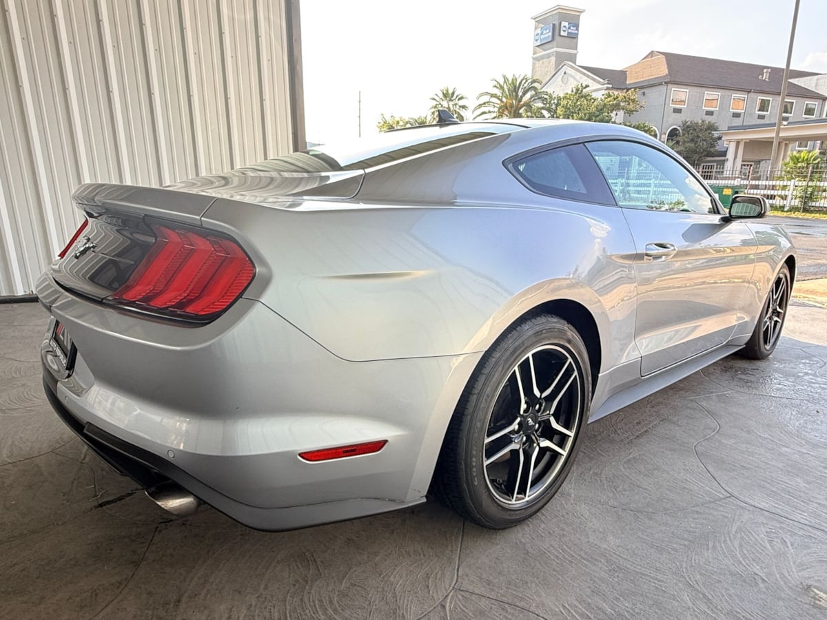 2021 Ford Mustang EcoBoost - Photo 7