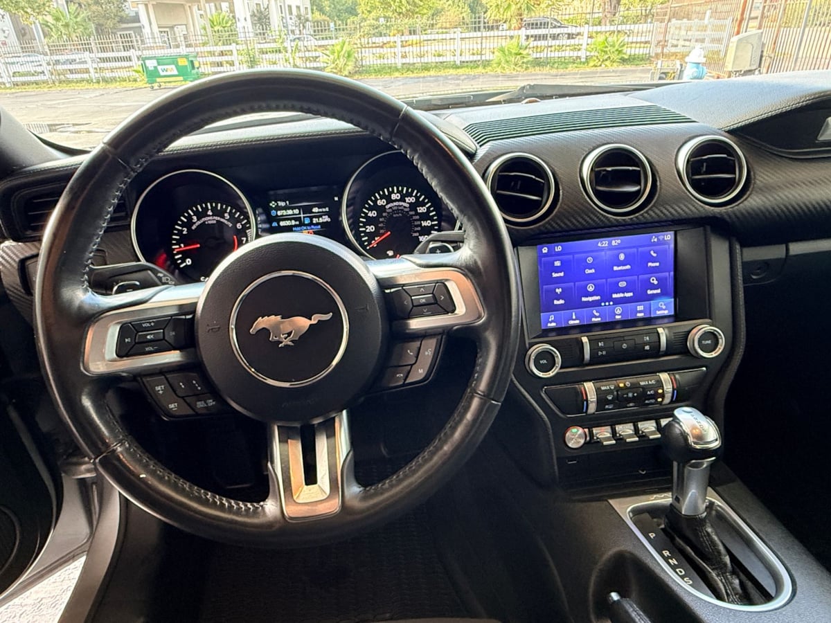2021 Ford Mustang EcoBoost - Photo 18