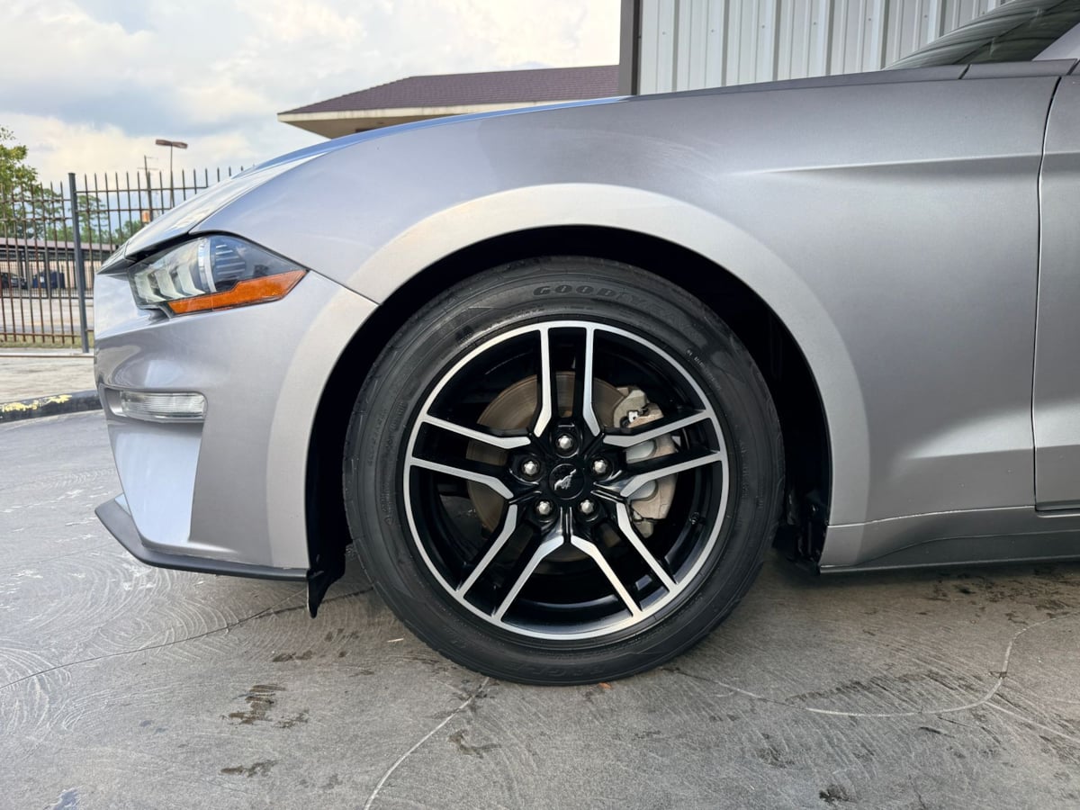 2021 Ford Mustang EcoBoost - Photo 31
