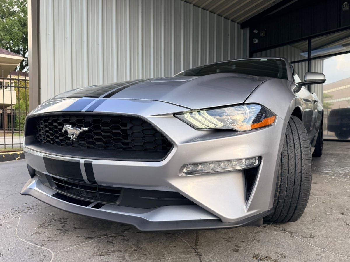 2021 Ford Mustang EcoBoost - Photo 32