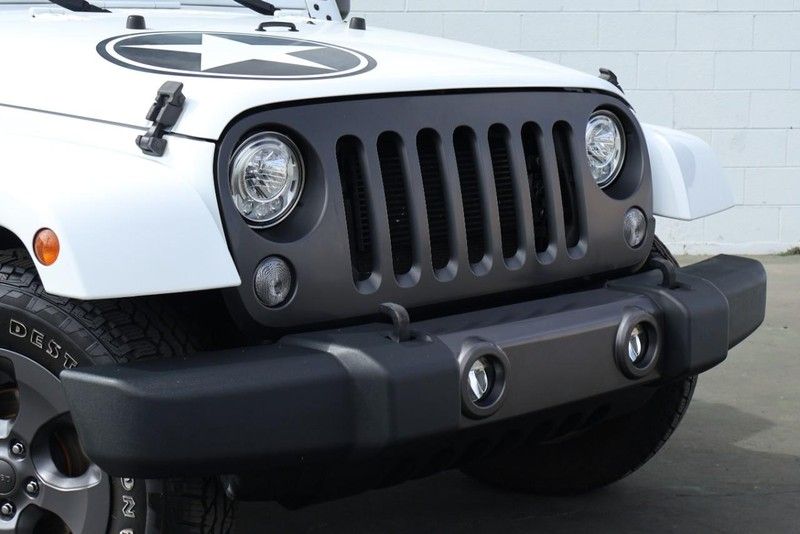 2017 Jeep Wrangler Unlimited Freedom Edition - Photo 2