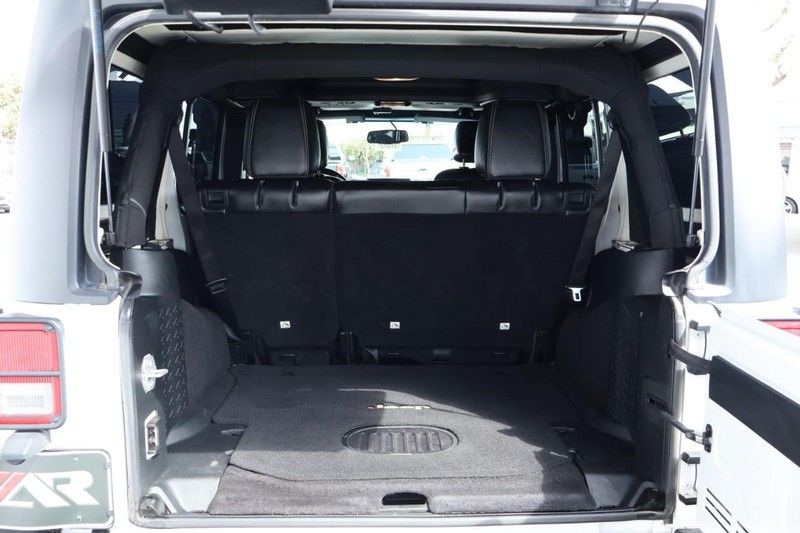 2017 Jeep Wrangler Unlimited Freedom Edition - Photo 10