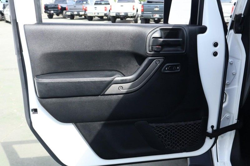 2017 Jeep Wrangler Unlimited Freedom Edition - Photo 18