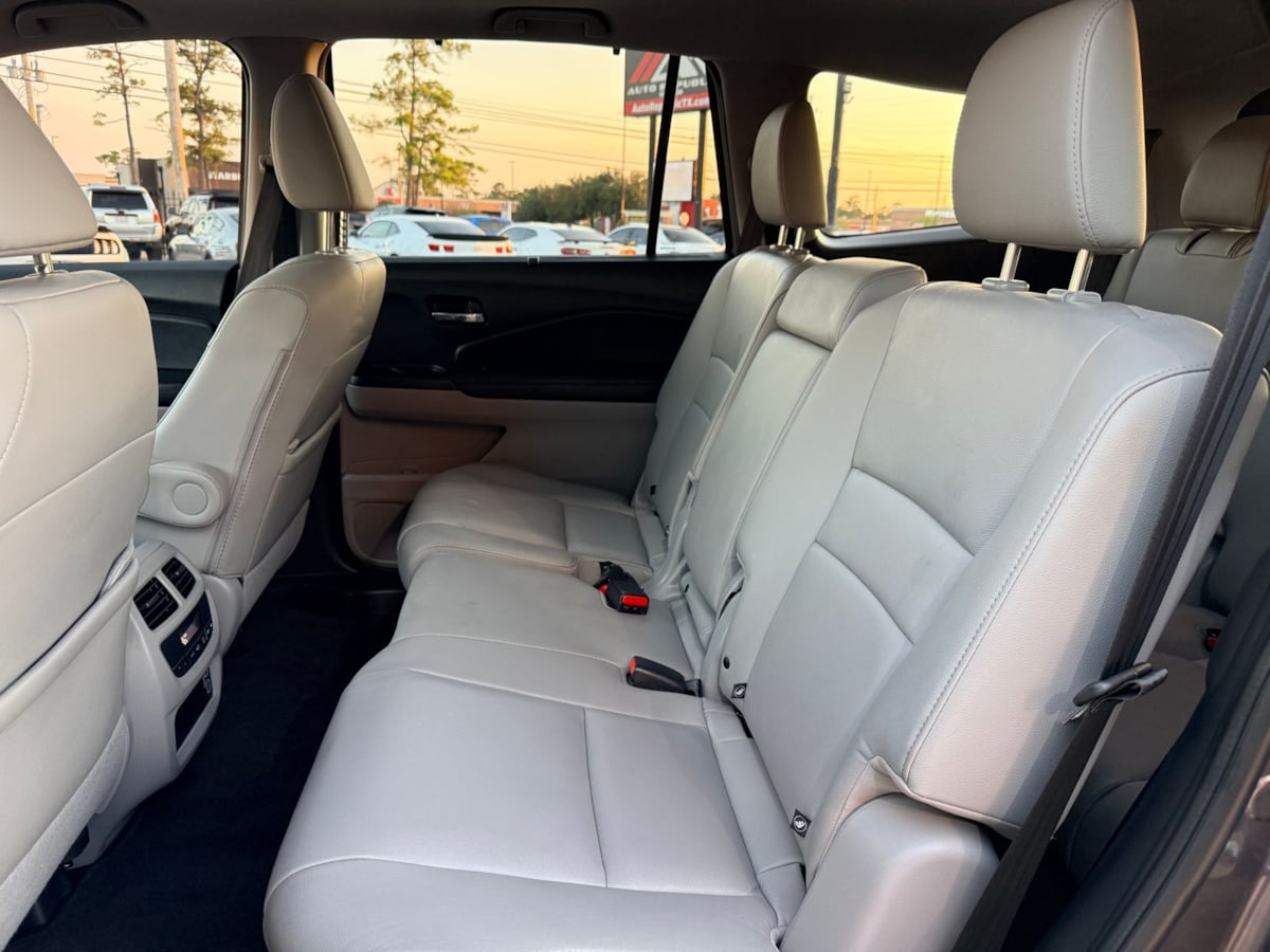 2021 Honda Pilot EX-L - Photo 14