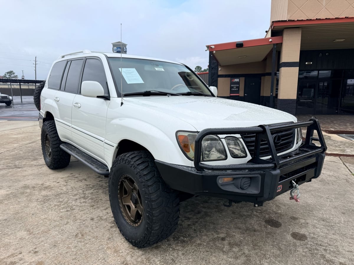 2004 Lexus LX 600 470's photo