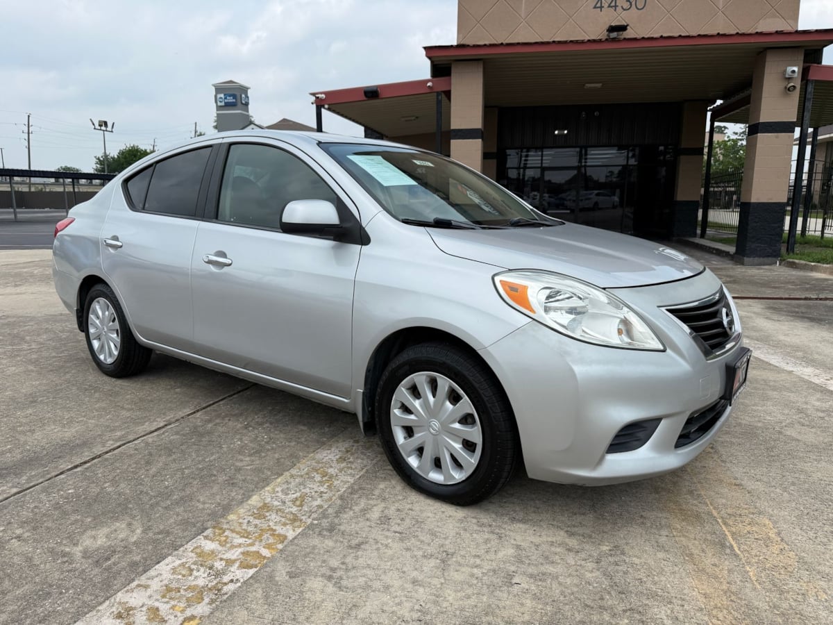 2012 Nissan Versa 1.6 SV CVT's photo