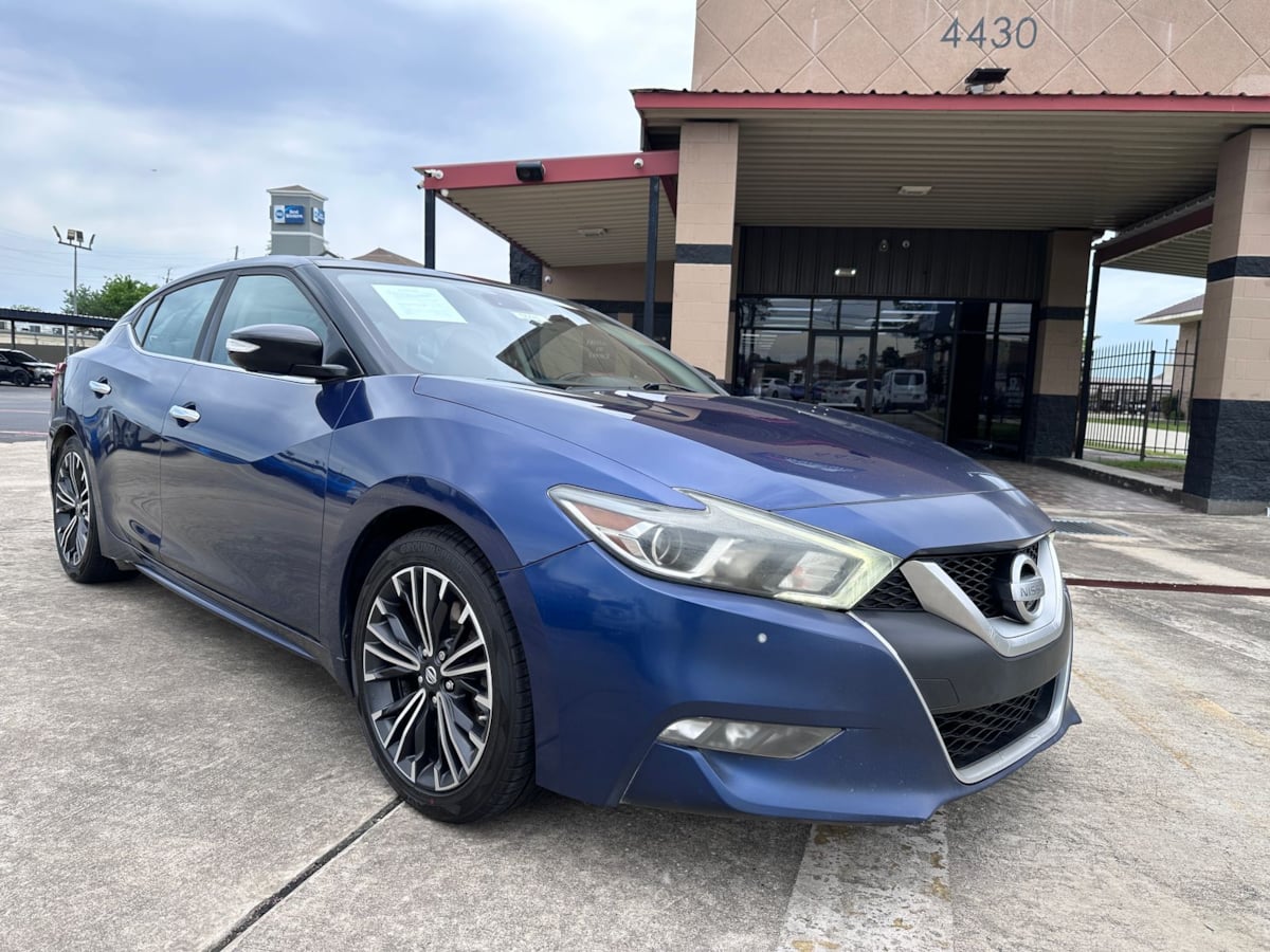 2017 Nissan Maxima Platinum's photo