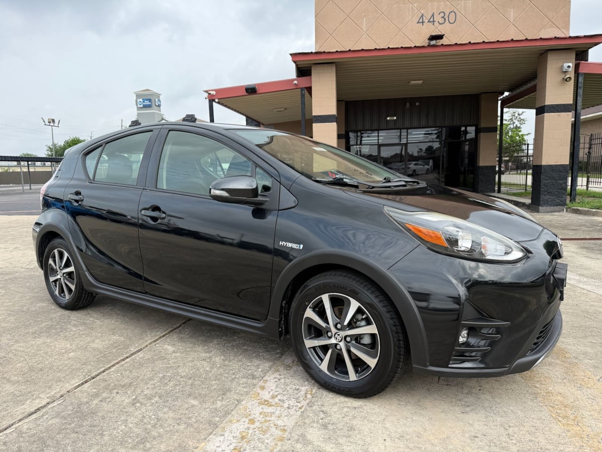 2018 Toyota Prius c Three's photo