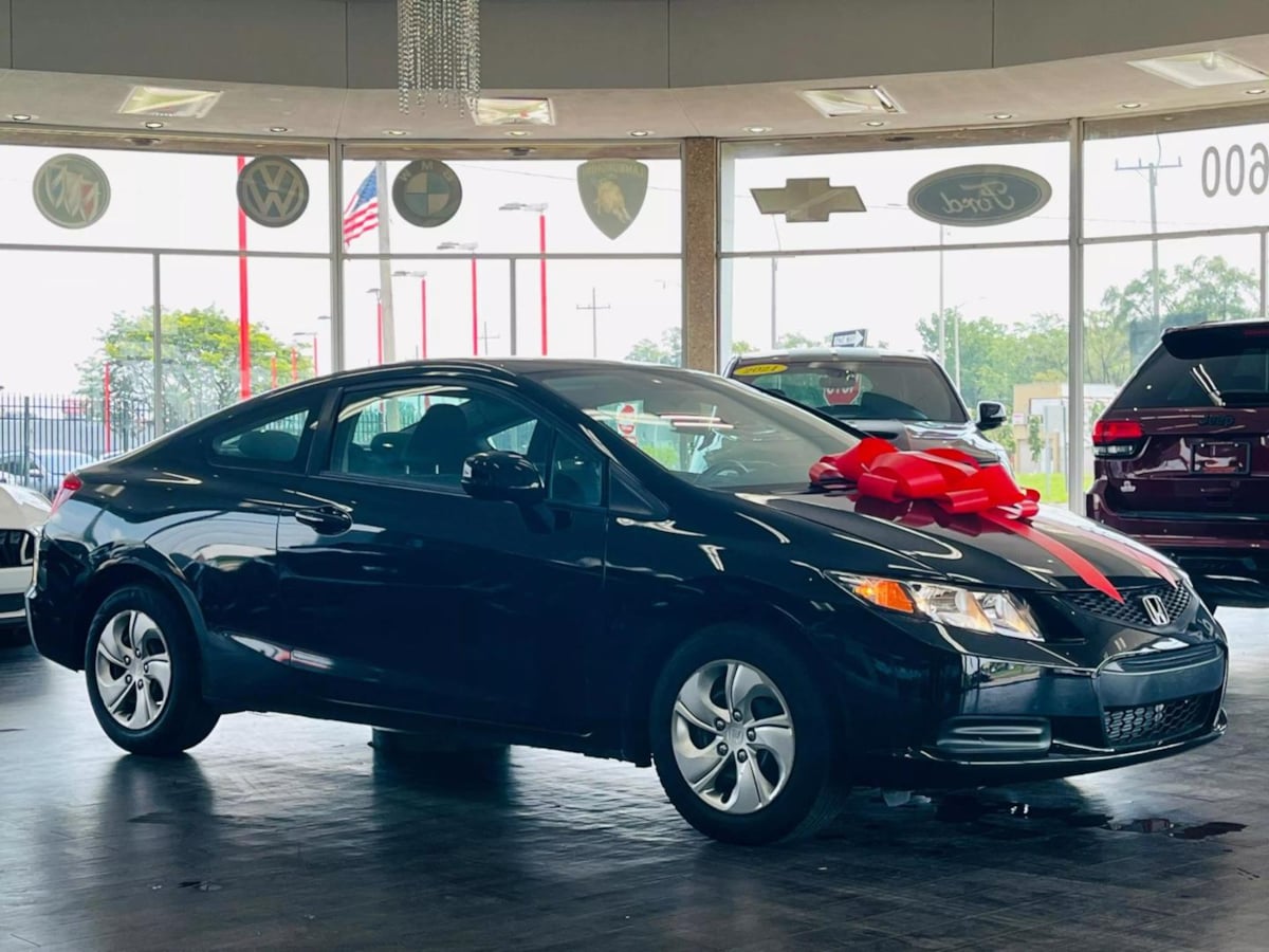 2013 Honda Civic LX photo 2