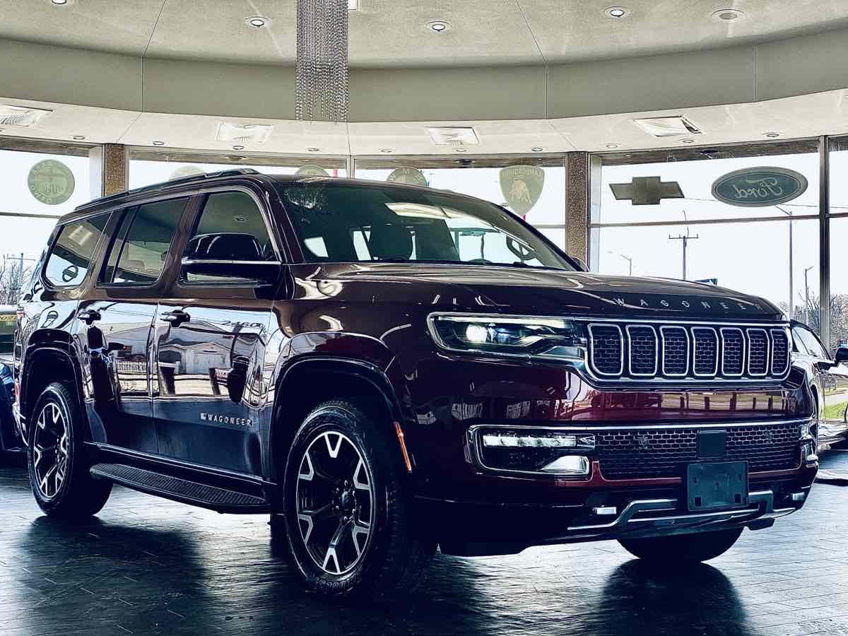 2023 Jeep Wagoneer Series III photo 2