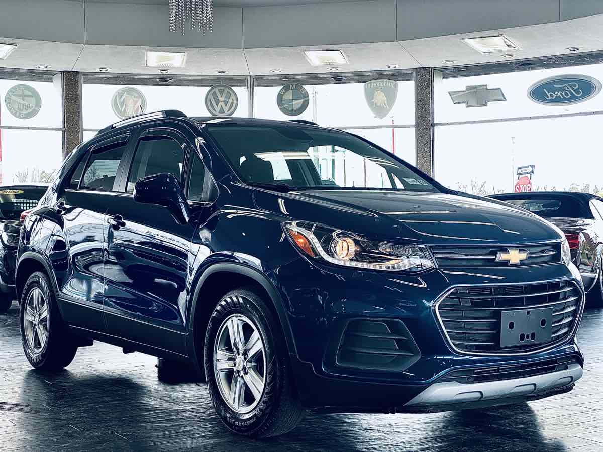 2020 Chevrolet Trax LT photo 2