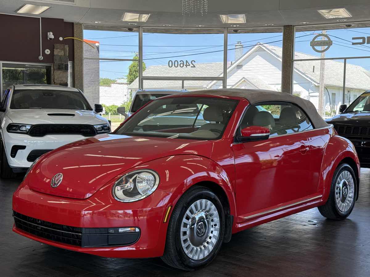 2014 Volkswagen Beetle Convertible 2.5L photo 4