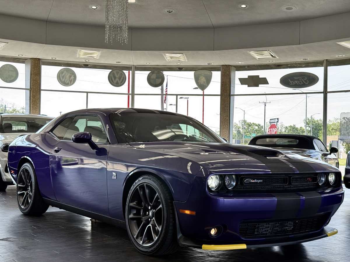 2023 Dodge Challenger R/T Scat Pack photo 2