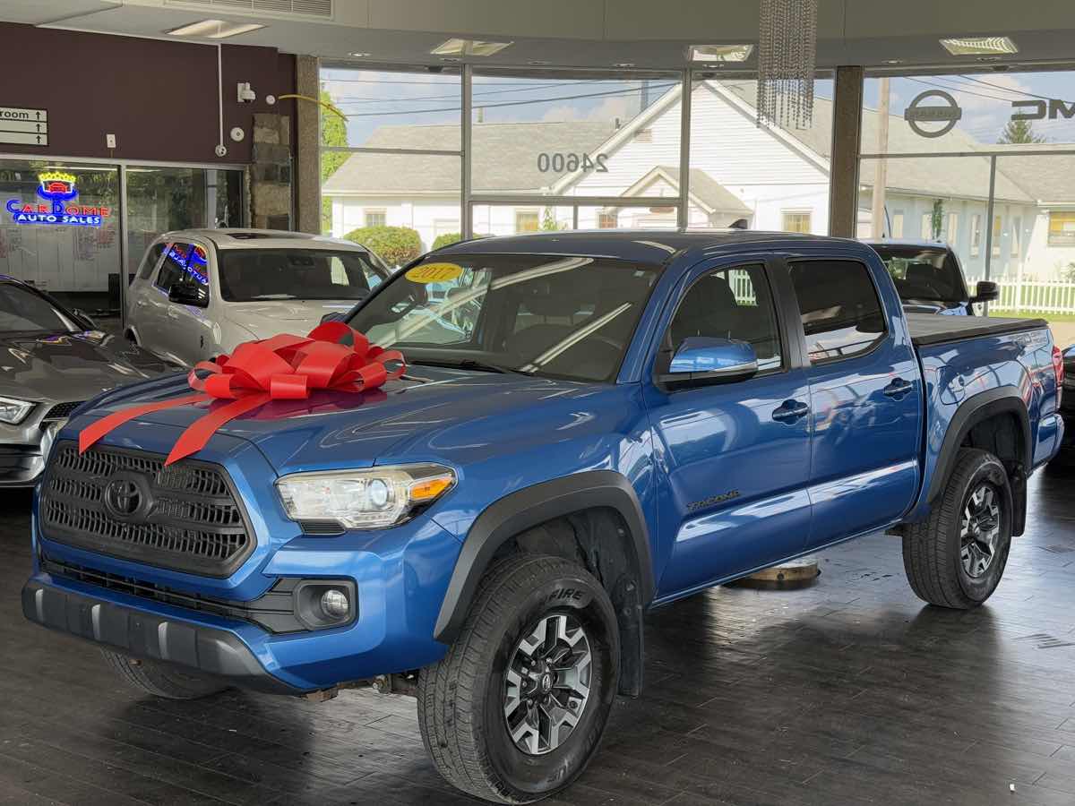 2017 Toyota Tacoma TRD Double Cab V6 4x4 photo 3