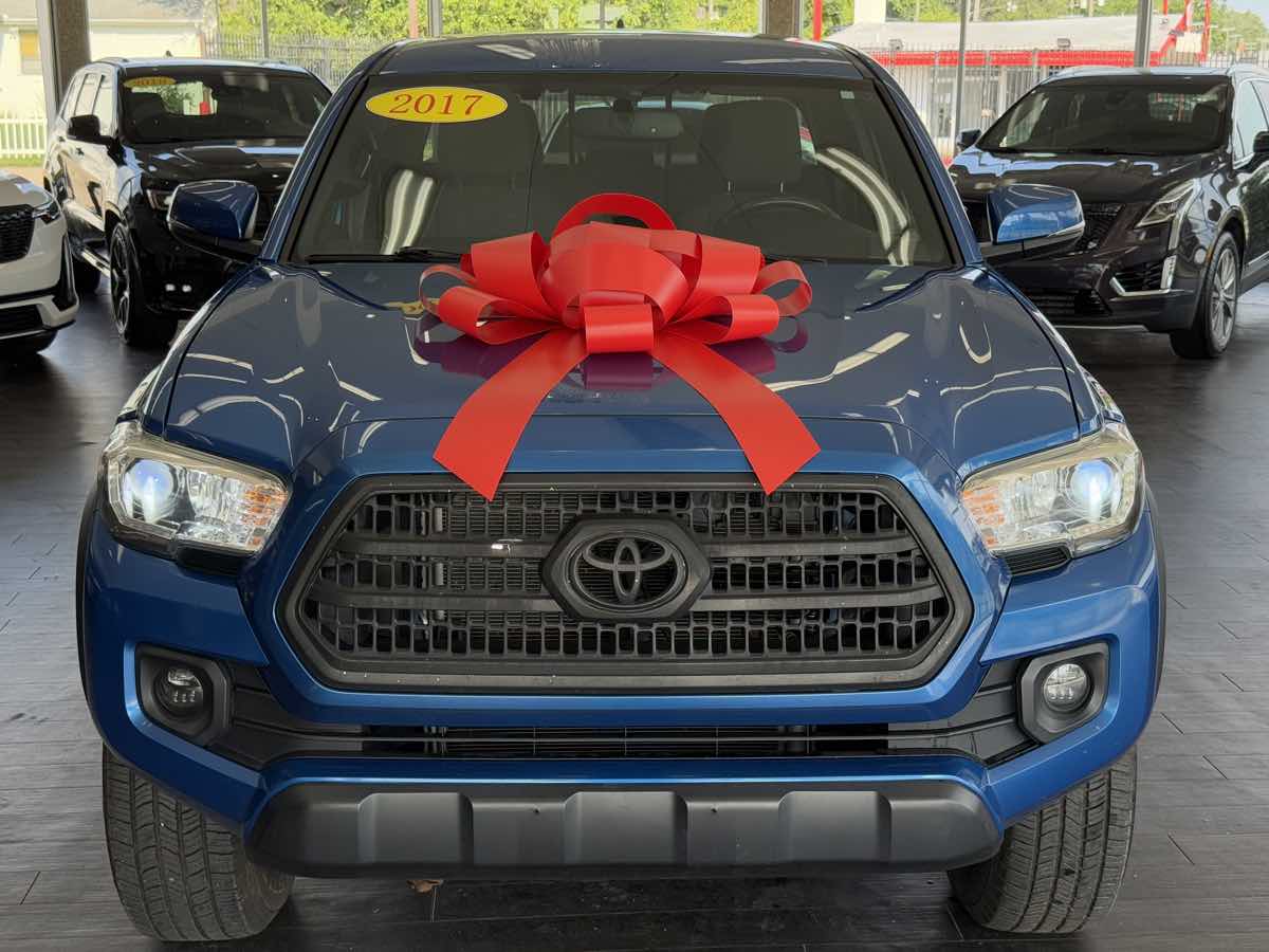 2017 Toyota Tacoma TRD Double Cab V6 4x4 photo 5