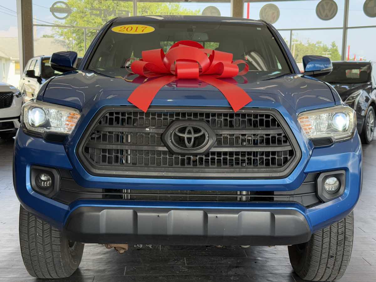 2017 Toyota Tacoma TRD Double Cab V6 4x4 photo 6