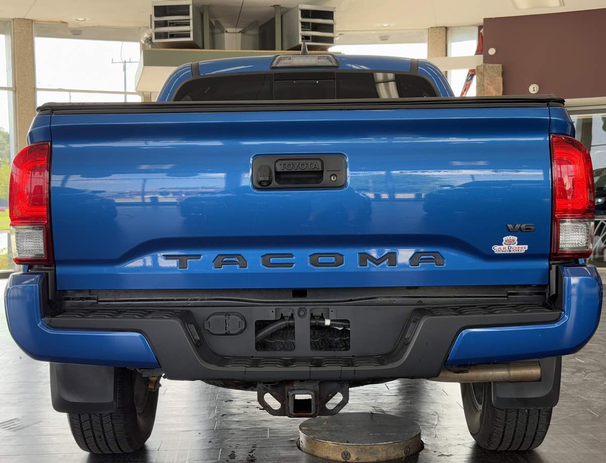 2017 Toyota Tacoma TRD Double Cab V6 4x4 photo 14