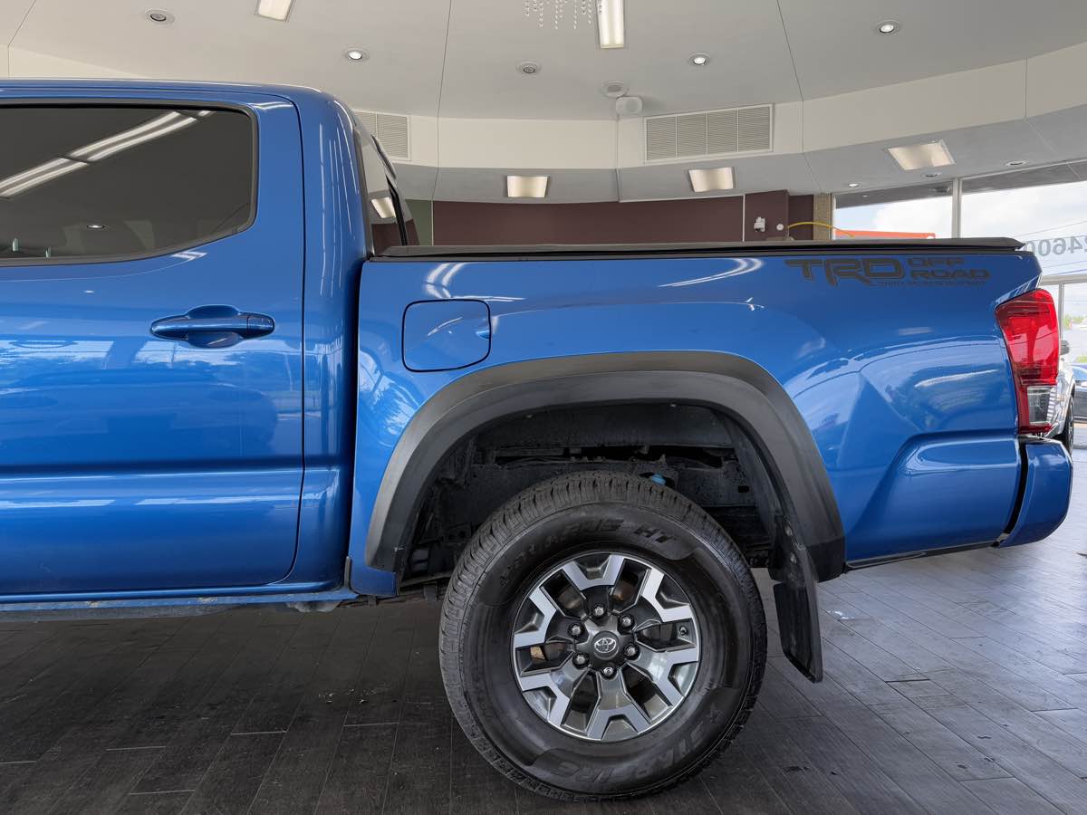 2017 Toyota Tacoma TRD Double Cab V6 4x4 photo 19