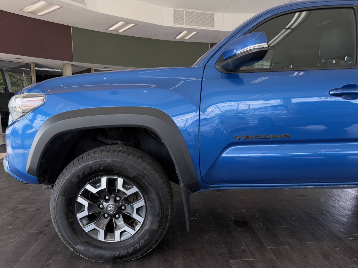 2017 Toyota Tacoma TRD Double Cab V6 4x4 photo 20